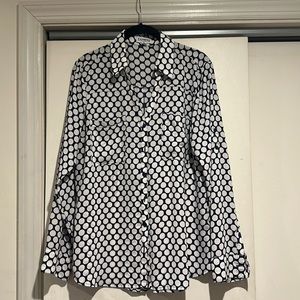 Blue and white circle detail shirt